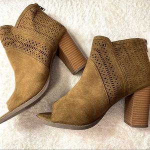 Open Toe Booties 🤎